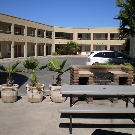 American Inn Hotel & Suites Parral מראה חיצוני תמונה