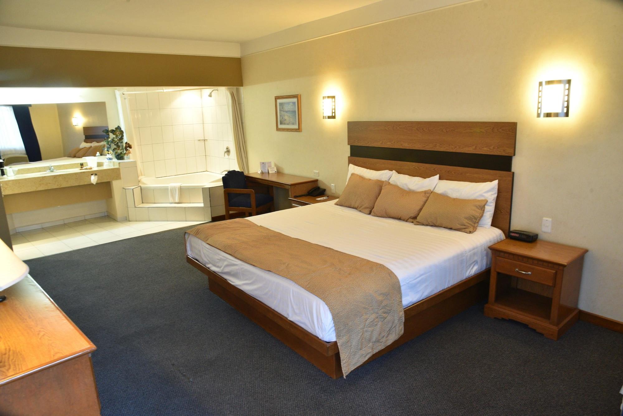 American Inn Hotel & Suites Parral מראה חיצוני תמונה