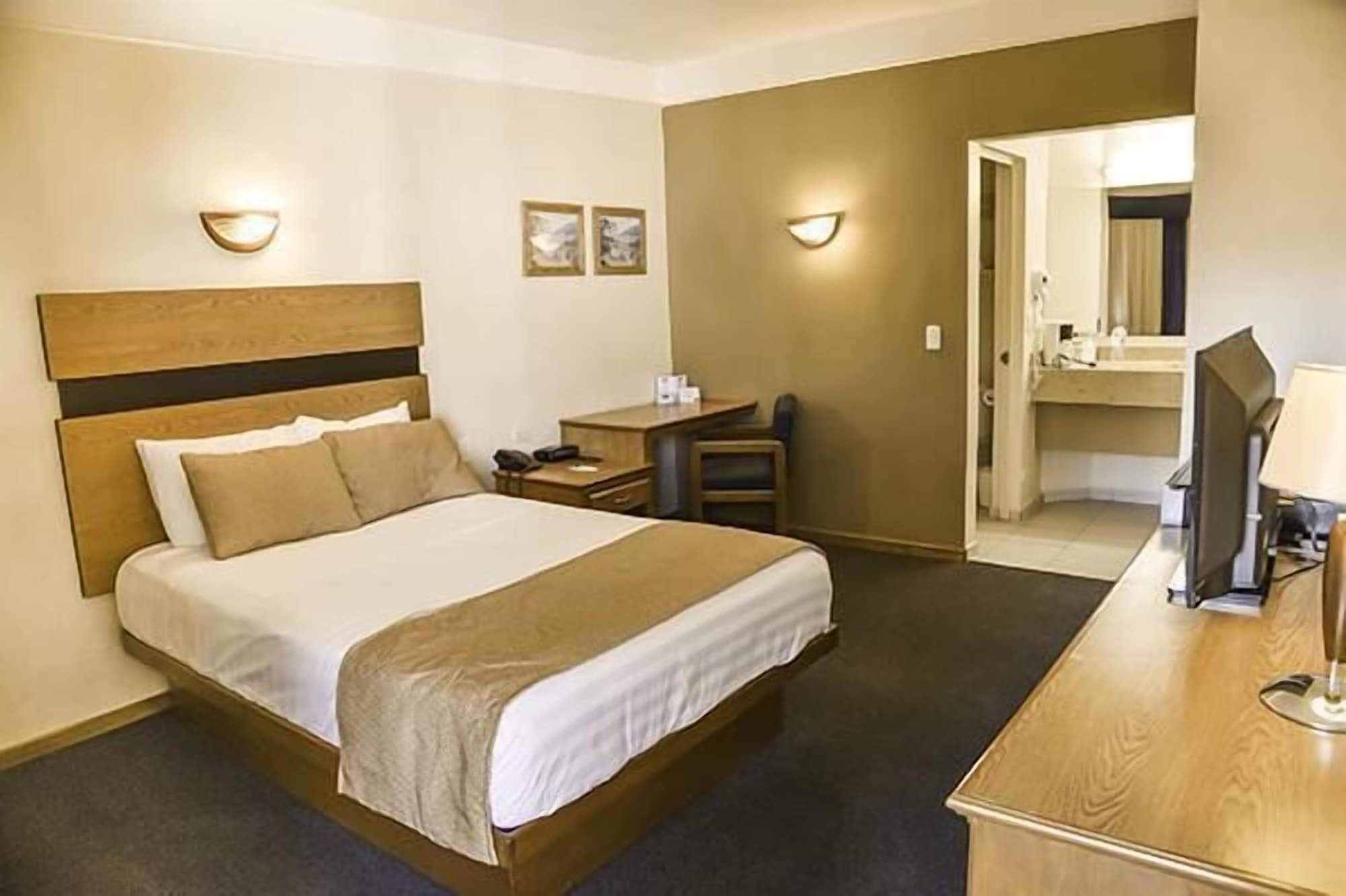 American Inn Hotel & Suites Parral מראה חיצוני תמונה