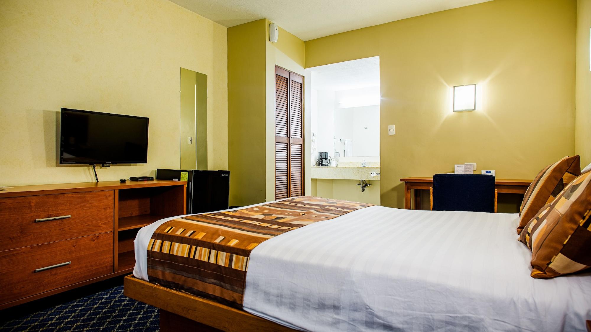 American Inn Hotel & Suites Parral מראה חיצוני תמונה
