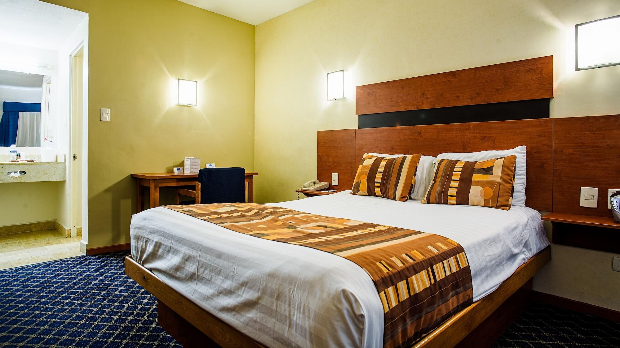 American Inn Hotel & Suites Parral מראה חיצוני תמונה
