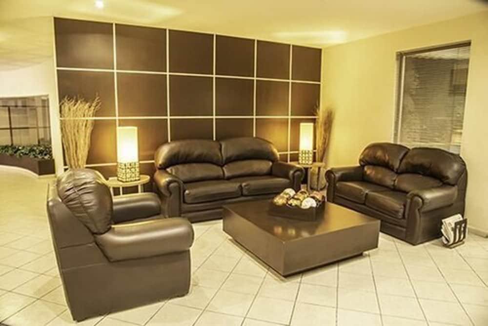American Inn Hotel & Suites Parral מראה חיצוני תמונה