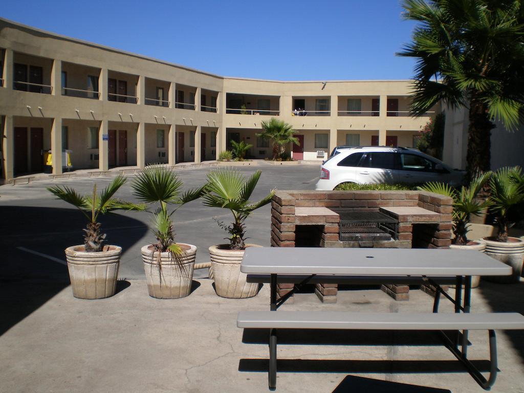 American Inn Hotel & Suites Parral מראה חיצוני תמונה