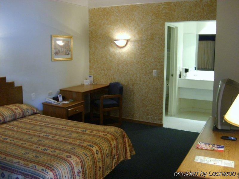 American Inn Hotel & Suites Parral מראה חיצוני תמונה