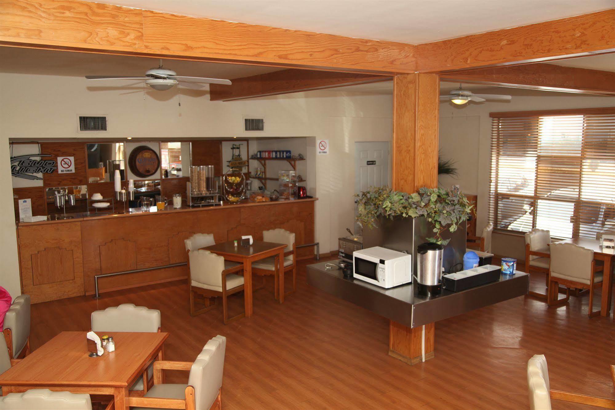 American Inn Hotel & Suites Parral מראה חיצוני תמונה
